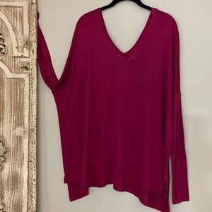 3 for $25 • EXPRESS V-NECK LONG SLEEVE TOP